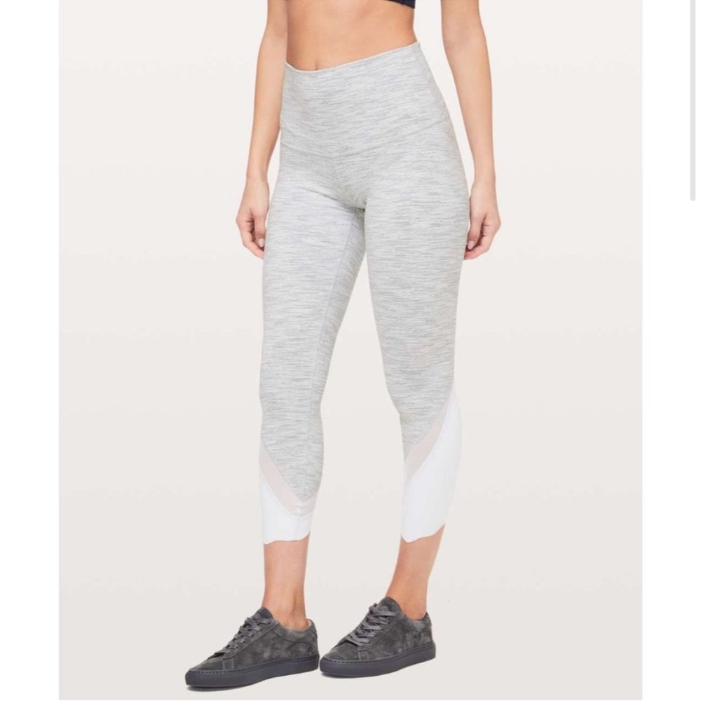 LULULEMON Wunder Under High Rise Crop Scallop - Size 6